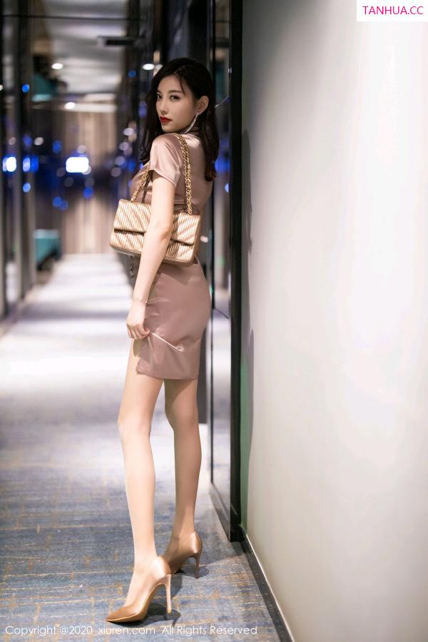 杨晨晨 sugar小甜心CC [XiuRen]高清写真图 2020.09.22 No.2587 杨晨晨sugar第19张图片